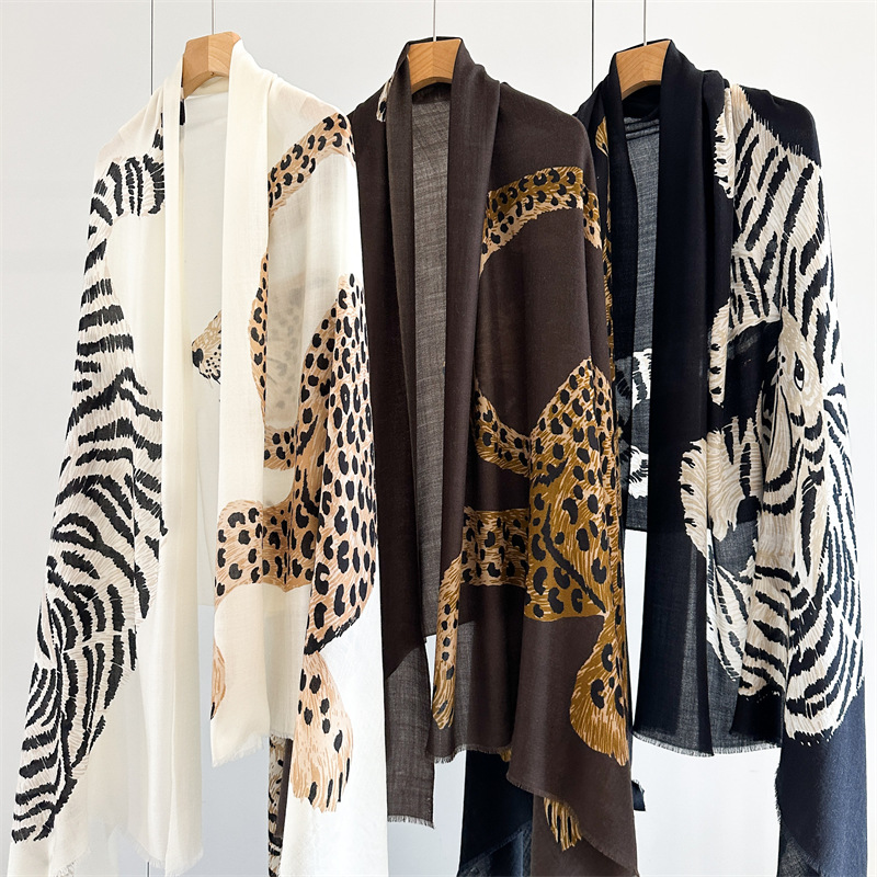 Winter Clothing Hong Kong - Écharpes et étoles de luxe en